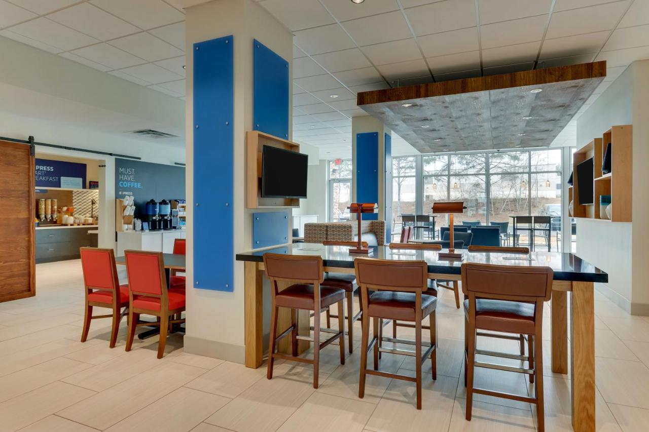 Holiday Inn Express & Suites - Dawsonville By Ihg Exterior photo